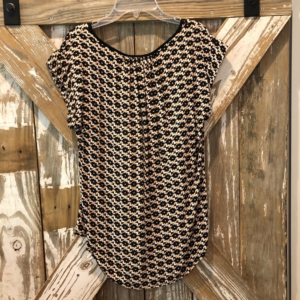 Geometric Pattern Top - Picture 2 of 3